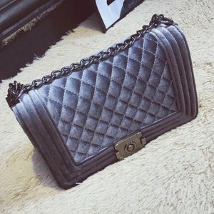 Deal Gray velvet handbag